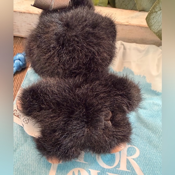 Pop Mart Pin For Love Labubu, letter R - Picture 2 of 6